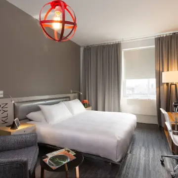 NU Hotel Отели рядом с достопримечательностью «Союз Холл»