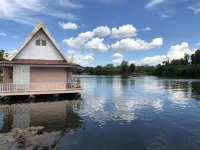 แบมบู เฮ้าส์ รีสอร์ท - ที่มีบาร์