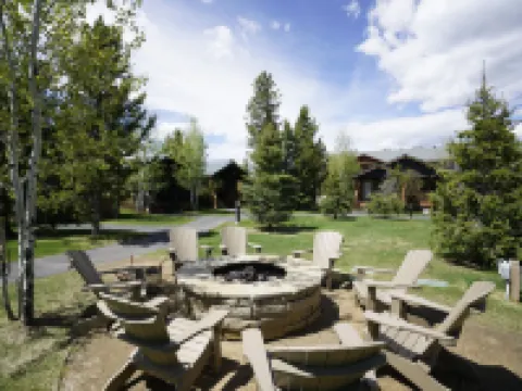 Explorer Cabins at Yellowstone Hotels in West Yellowstone