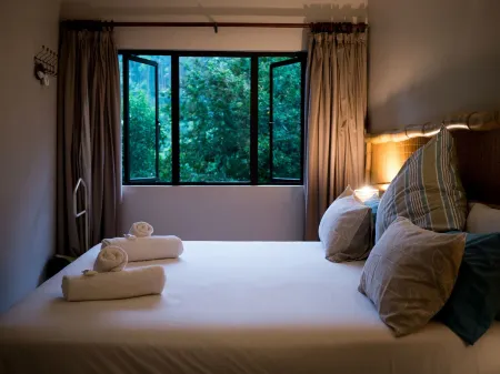 Africa's Eden Guesthouse Отели в г. Питермарицбург