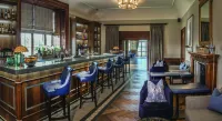 De Vere Latimer Estate - bar
