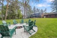 NEW OWNER SPECIAL>Cottage on 6th