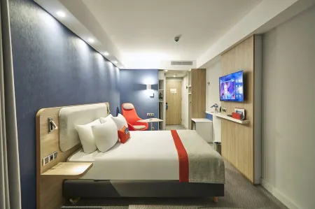 Holiday Inn Express Istanbul - Atakoy Metro Отели рядом с достопримечательностью «Музей авиации»
