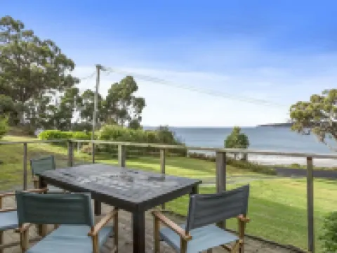 Summertime Cottage Hotels in Geeveston