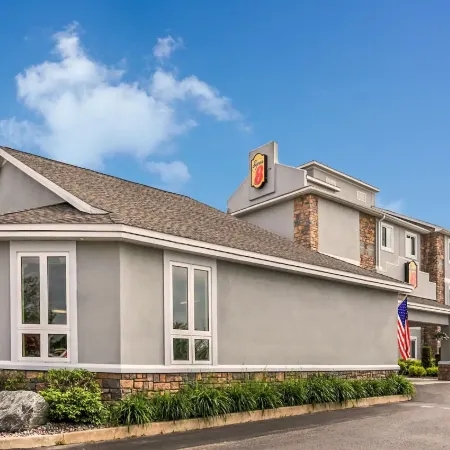 Super 8 by Wyndham Sault Ste Marie on