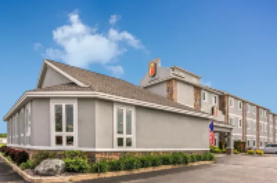 Super 8 by Wyndham Sault Ste Marie on