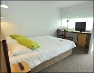 Kyriad Chalons EN Champagne - Saint Martin Hotel a Matougues