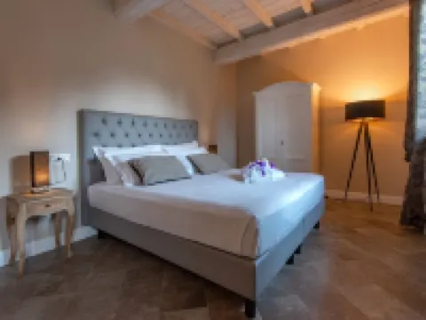 อิล บอร์โก ดิ วิลลา เชลลาเอีย โรงแรมในDicomano