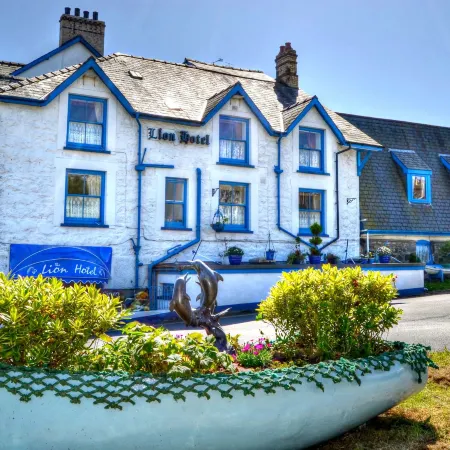 Lion Hotel & Studio Apartments