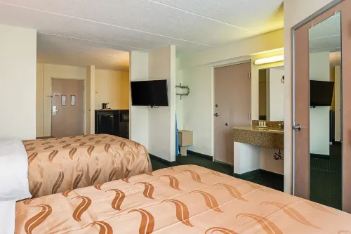 Quality Suites Atlanta Airport East Hotels in Riverdale