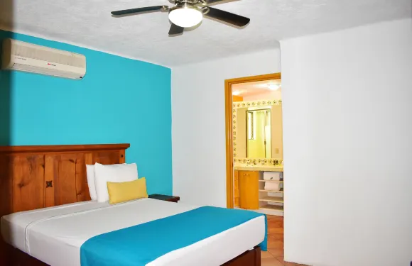 卡薩伊瓜納米斯馬洛亞酒店