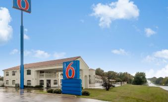 Motel 6 Canton, TX