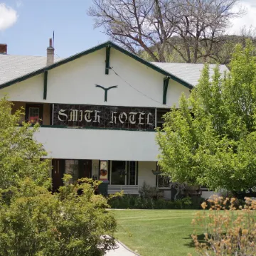 Historic Smith Hotel B&B