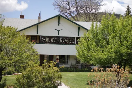 Historic Smith Hotel B&B Отели в г. Глендейл