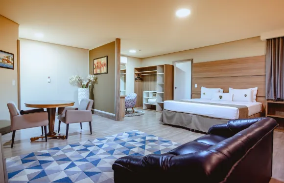 裏耶里斯中心酒店