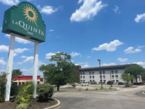 La Quinta Inn by Wyndham Cincinnati North Hotels in Springdale
