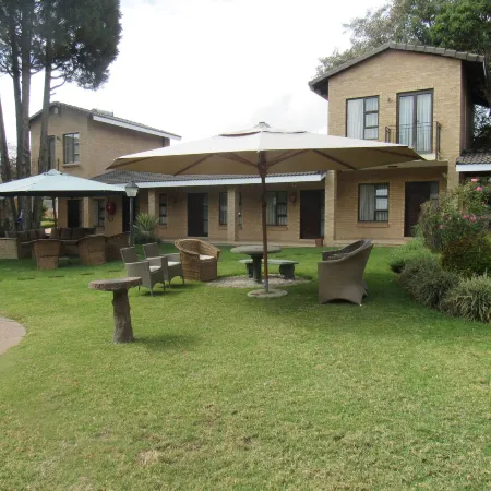 Hoyohoyo Chartwell Lodge Отели в г. Чартуэлл