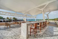 Royalton Negril, An Autograph Collection All-Inclusive Resort - Bares