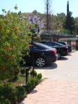 Delphin Rooms Sivota - parking