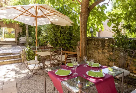 Hotel Rural Mas Fontanelles Отели в г. Оніл