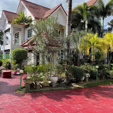 Sir Nico Guesthouse and Resort