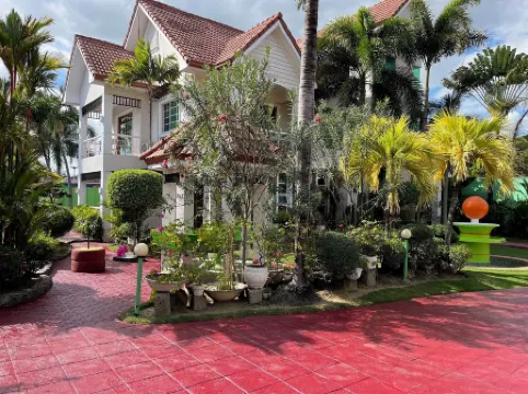 Sir Nico Guesthouse and Resort