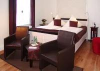 Hotel Garni Landhaus Uttum Hotel in zona Rysumer Kirche