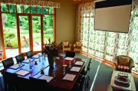 Treetops Lodge & Estate