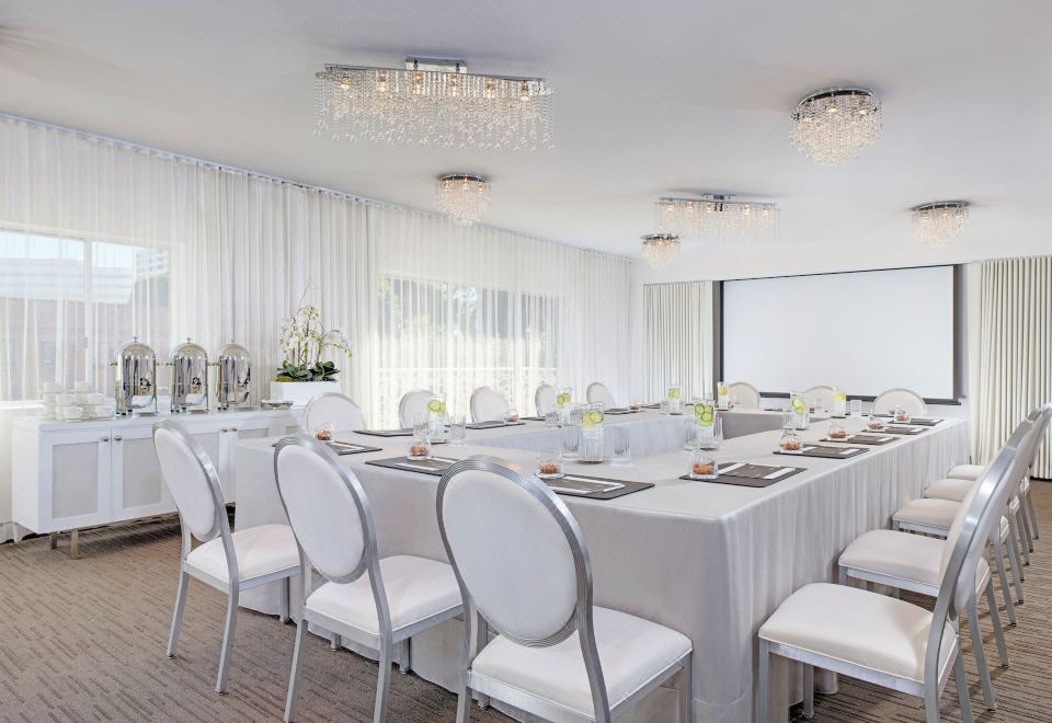 Huntley Santa Monica Beach Over view