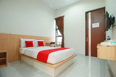 RedDoorz Syariah Near Universitas Jenderal Soedirman Hôtels à : Purwokerto