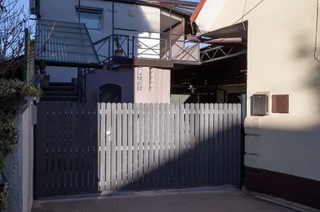 Apartments SHISHKA Отели рядом с достопримечательностью «EGO Lecta»