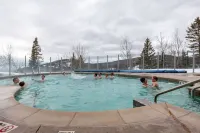 Eagle Ridge Resort at Lutsen Mountains - Pools