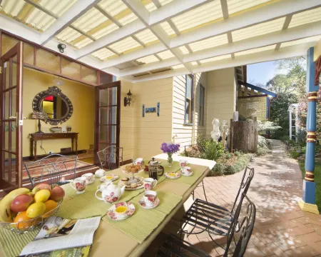 Mountain Whispers Varenna Luxury Hotels in Leura