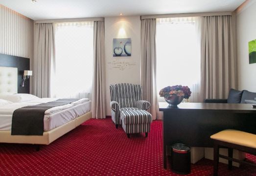 4. 호텔 헤릅스트 ..