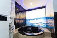 PC Boutique H Napoli Centro, by ClaPa Group - Bathtub