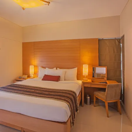 Oakwood Residence Naylor Road Pune