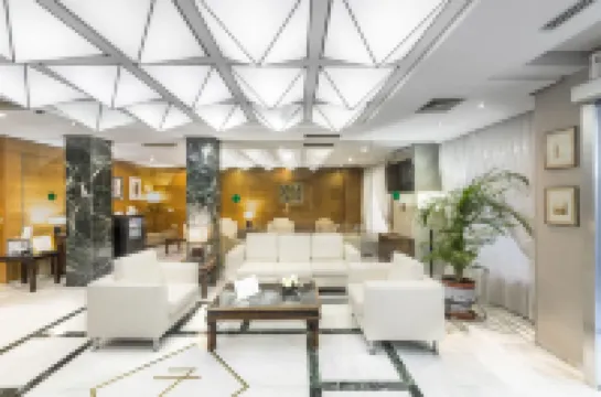 โฮเต็ล โปรเซล นาวัส