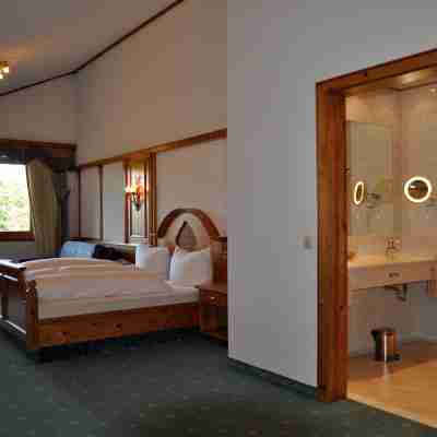 Hotel-Restaurant Kreuzberghof Tagungs- Und Veranstaltungshotel Rooms