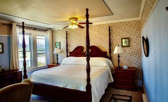 The Historic Requa Inn