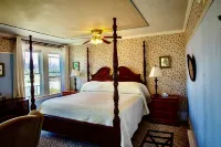 The Historic Requa Inn Hotels in Klamath