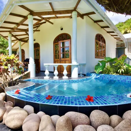 La Petite Maison and Sea Splash