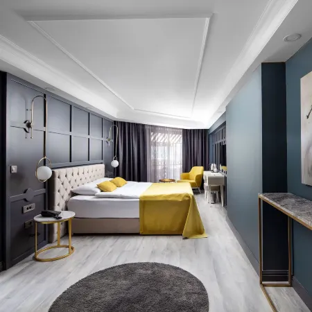 B Loft Hotel