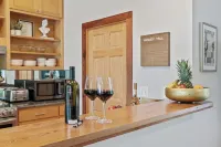 Urban Cowboy Villas - Heart of 704 - Bungalow