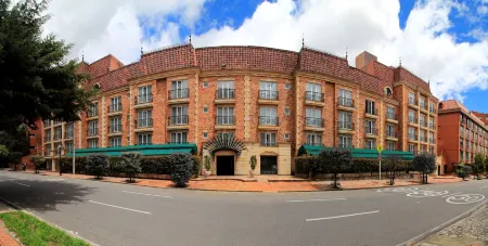 Hotel Windsor House Inn by Geh Suites Отели рядом с достопримечательностью «Carrera 7»