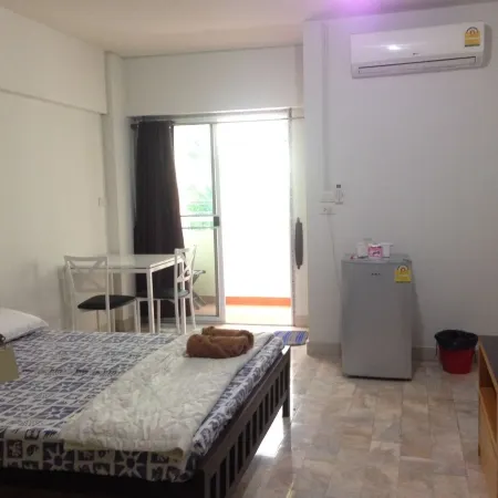 Yaowamal Apartment