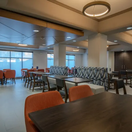 Holiday Inn Express & Suites CLEVELAND by IHG
