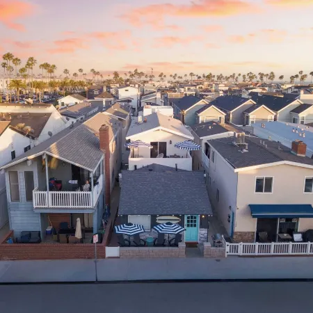 Surfrider II by Avantstay Walk to the Beach + Balcony