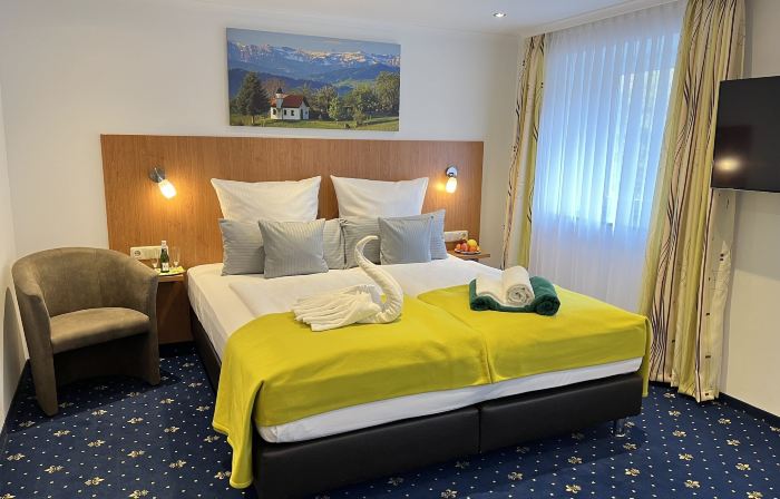 Hotel Post - Regionales großes Frühstücksbuffet - Auch GF & LF