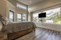 The Lodge on Harrison Lake Hotels in Fraser Valley Regional District