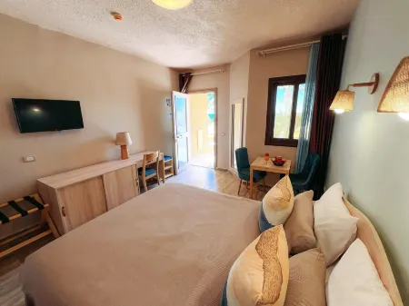 Mangrove Bay Resort Отели в г. Qesm Al Qoseir